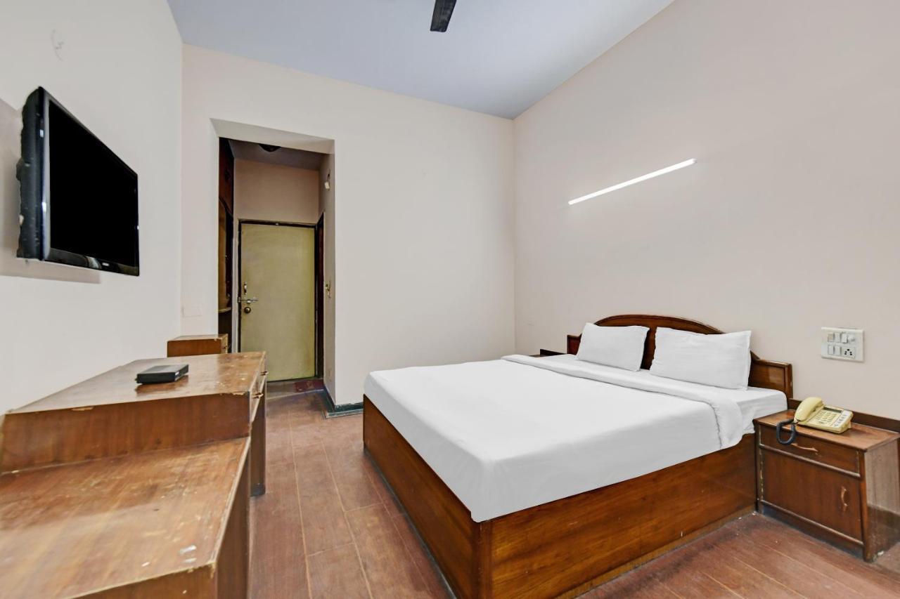 Capital O 84122 Hotel Trilok Palace ชัยปุระ ภายนอก รูปภาพ