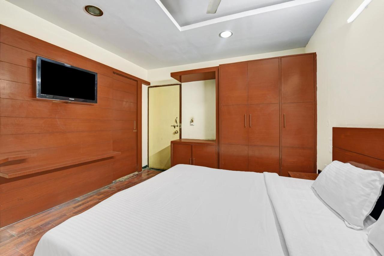 Capital O 84122 Hotel Trilok Palace ชัยปุระ ภายนอก รูปภาพ