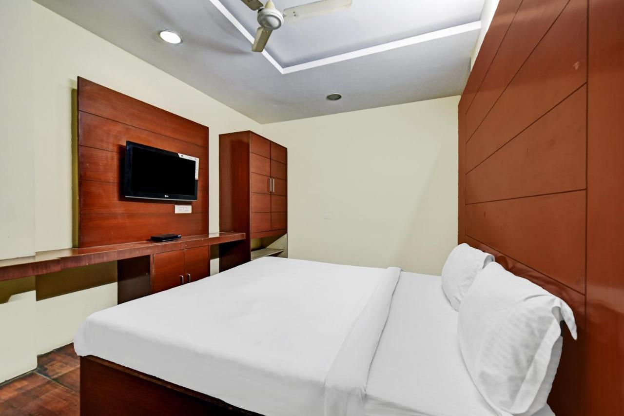 Capital O 84122 Hotel Trilok Palace ชัยปุระ ภายนอก รูปภาพ