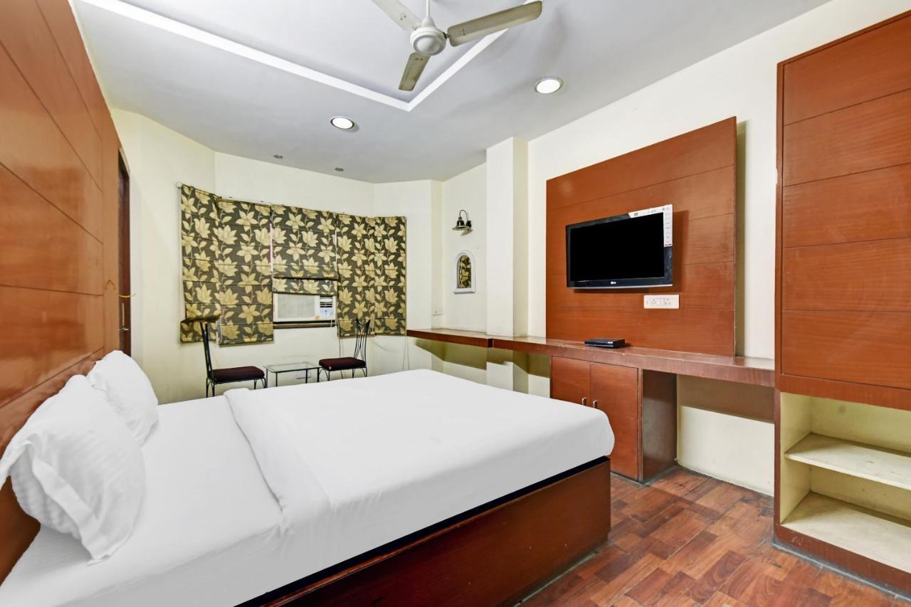 Capital O 84122 Hotel Trilok Palace ชัยปุระ ภายนอก รูปภาพ